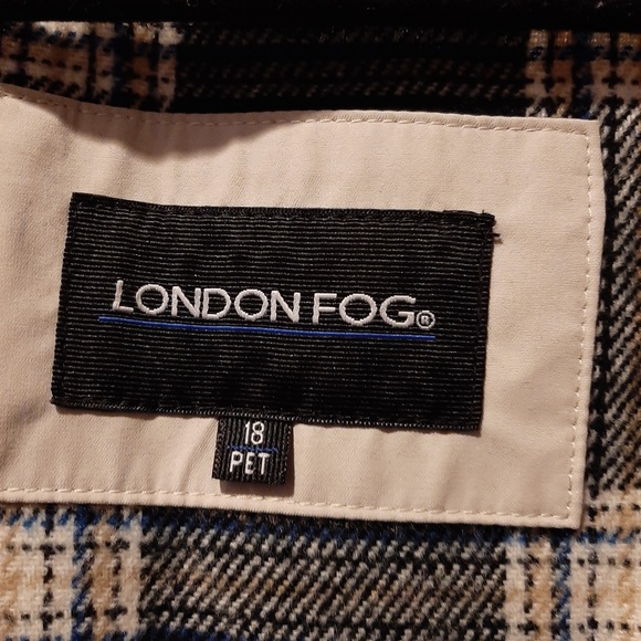 LADIES LONDON FOG RAINCOAT - Picture 5 of 11